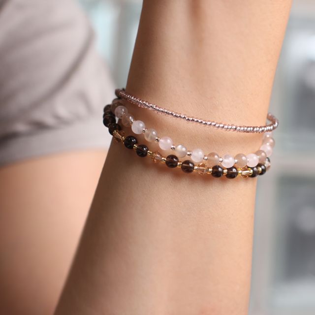 【パワーストーン　天然石　アクセサリー　デザイン　ジュエリー】7days スモーキークォーツｘムーンストーンｘローズクォーツ３連Mixブレスレット