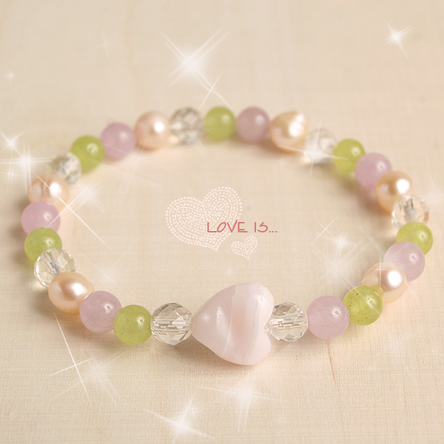 【パワーストーン　天然石　アクセサリー　デザイン　ジュエリー】Love is ハートカットブレスレット