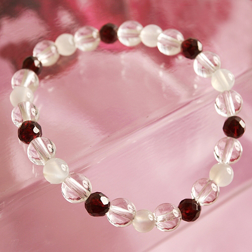 【パワーストーン　天然石　アクセサリー　デザイン　ジュエリー】ガーネットｘムーンストーンのデザインブレスレット