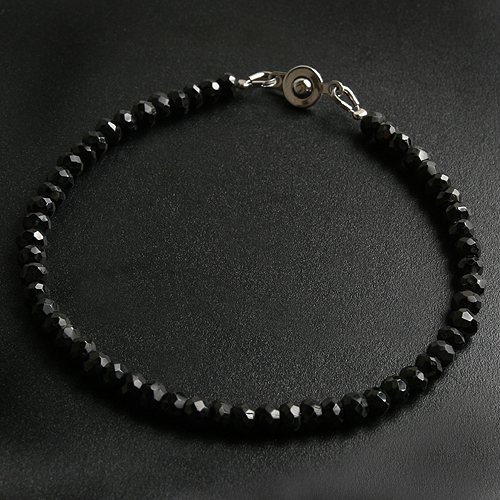 【パワーストーン　天然石　アクセサリー　デザイン　ジュエリー】漆黒のブラックスピネル一連ブレスレット